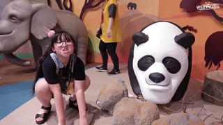 妞妞TV-【Vlog】扭蛋星球展,戽斗家族大集合