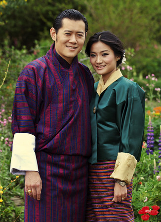 「喜玛拉雅山白马王子」美誉的不丹国王旺楚克13日跟平民女子吉增佩玛