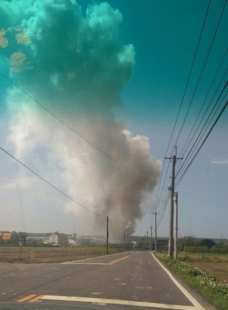 新竹爆竹工厂爆炸 目击民众:爆炸火光超大 | ET