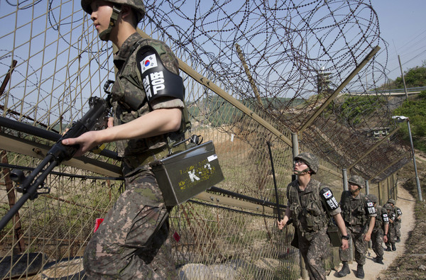 ▲南韓士兵在南北韓邊境巡邏。（圖／達志影像／美聯社）
