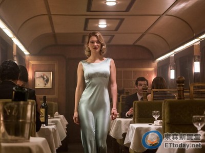 蕾雅瑟杜《007》變龐德女郎　與歐洲最性感女星比艷