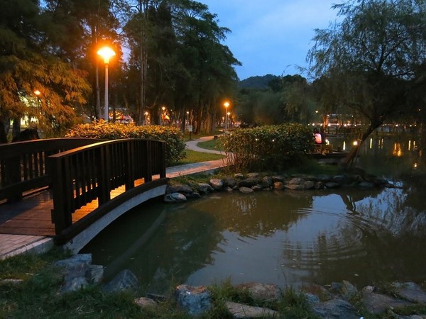 ▲大湖公園夜景。（圖／翻攝自台北市政府觀光傳播局官網）