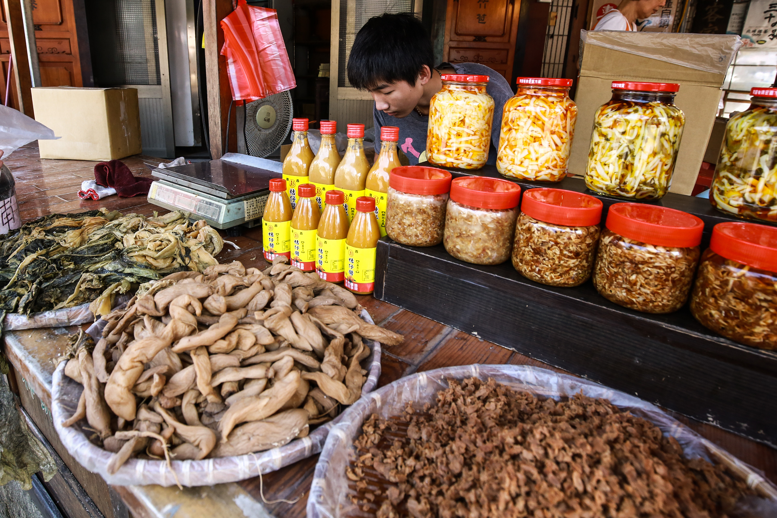 醃漬食物,梅乾,菜脯,老雜貨鋪（圖／記者周宸亘攝）