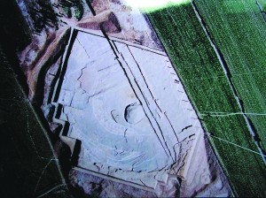 良渚遺址出現金字塔階級　學者吃驚：中華5千年恐為真。(圖／北京晚報)