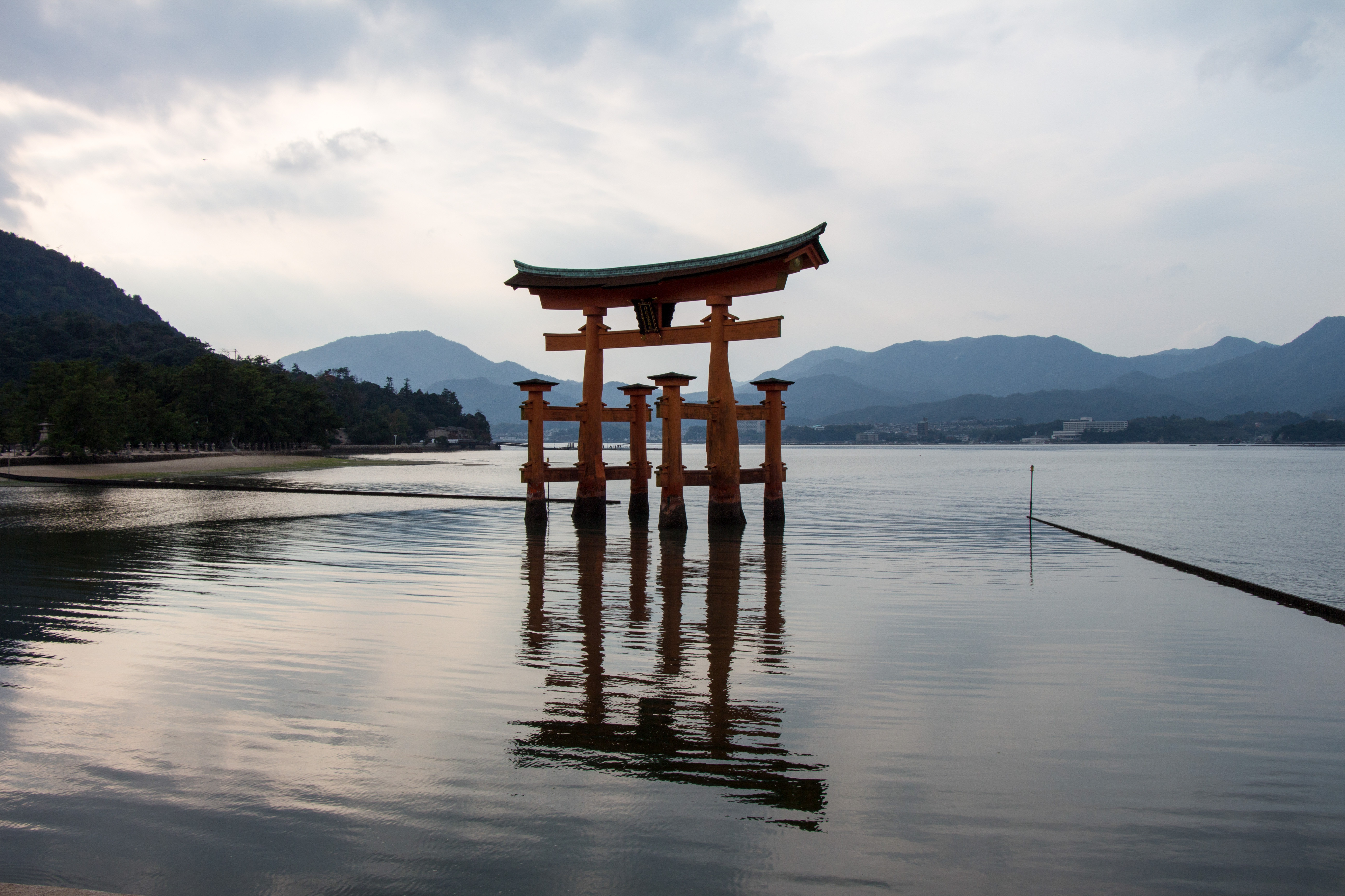 日本宮島嚴島神社海中鳥居。(圖／黃士原攝)