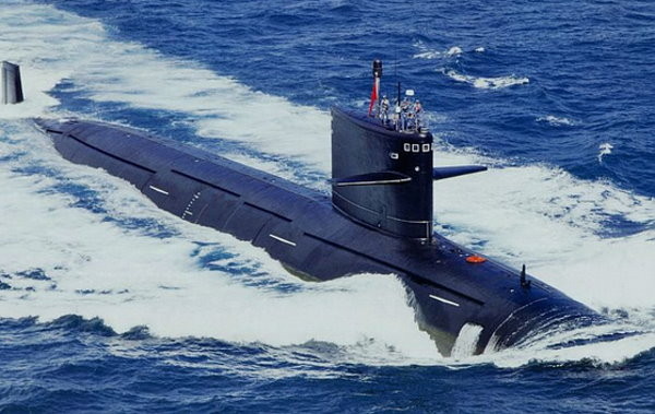 解放軍核子攻擊潛艦093型浮航照片。（圖／翻攝自大陸網站）