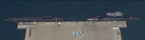2016年1月初，大陸網站流傳一張疑為093型最新改進型攻擊核潛艇的照片，左邊是093B型，右邊是093型。（圖／翻攝自大陸網站）