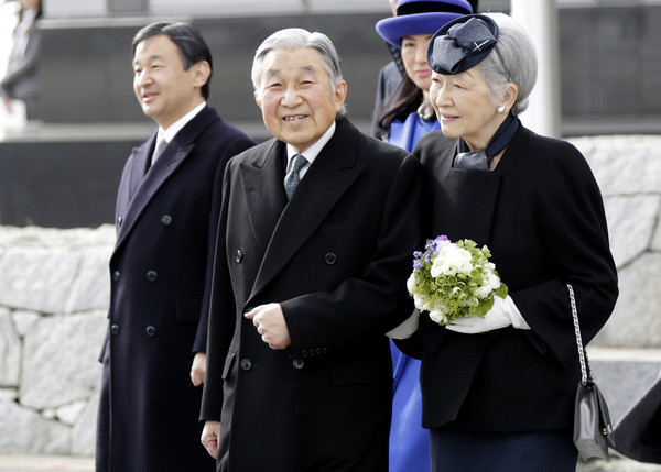 日本明仁天皇與皇后搭機前往菲律賓進行訪問。（圖／達志影像／美聯社）