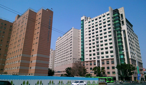 中山醫學大學附設醫院。（圖／翻攝自維基百科）