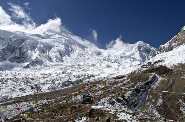 全球第8高峰尼泊爾馬納斯魯峰(Manaslu)，9月23日發生嚴重大雪崩，至少造成10人死亡。(圖／達志影像／美聯社)