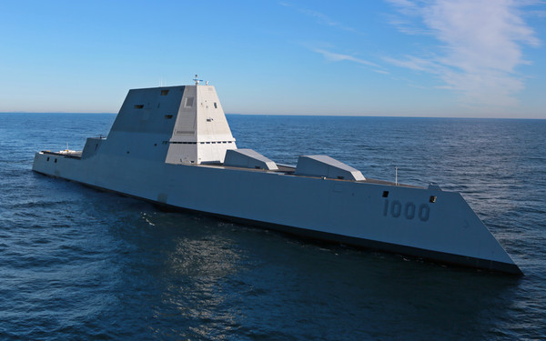 美國最新的隱形驅逐艦「宋瓦特號」，周一展開最後試航。(圖／達志影像／美聯社)