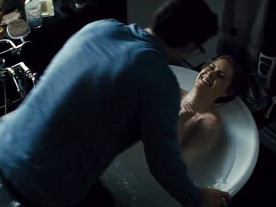 浴缸內跟超人「男上女下」　艾美亞當斯害羞2週：好可怕