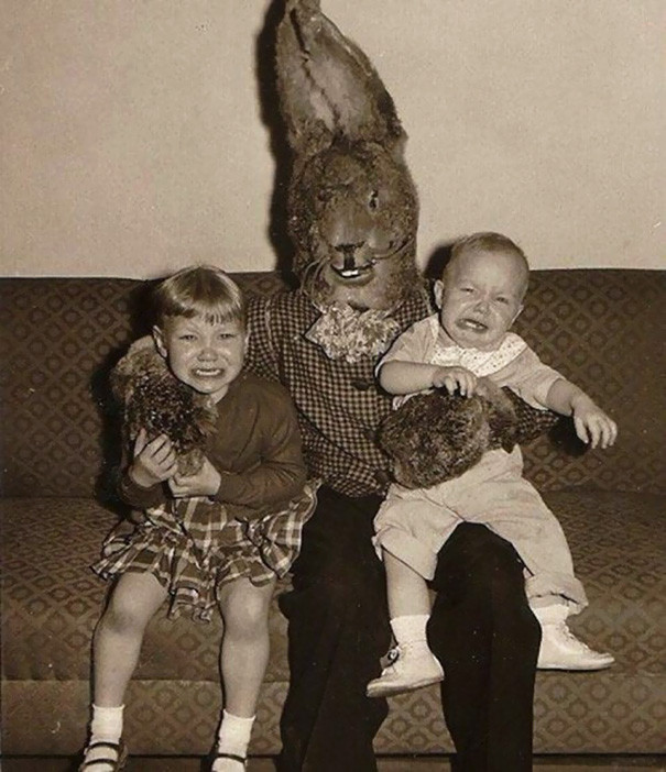 超像杀人魔的复活节兔子…这要小孩不哭也难吧