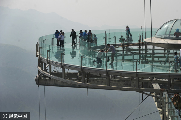 ▲▼北京市平谷區的石林峽景區的鈦合金「飛碟」玻璃觀景台。（圖／CFP）