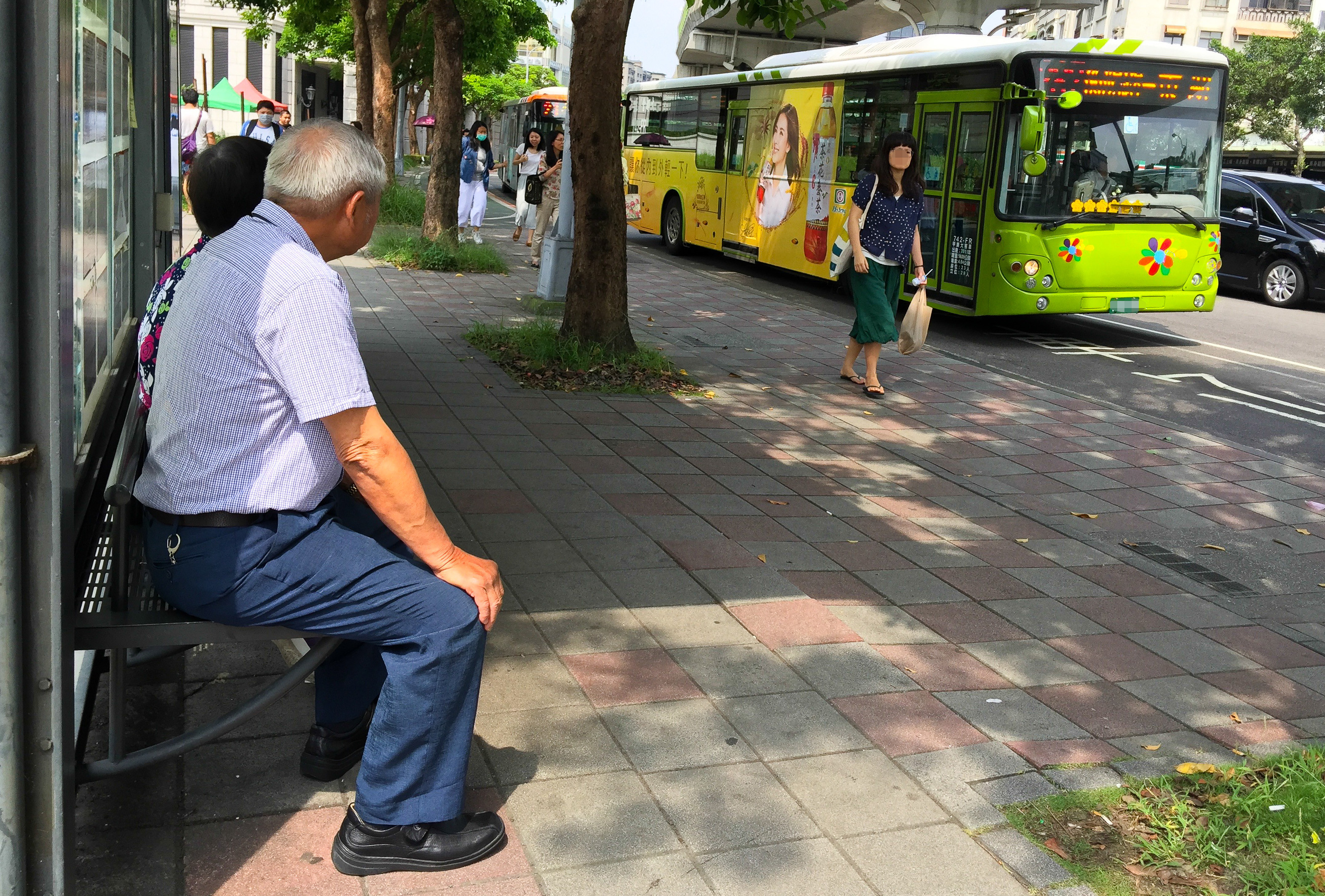 公車族,乘客,老年人口,退休,人口老化,天氣,高溫,炎熱（圖／記者張一中攝）