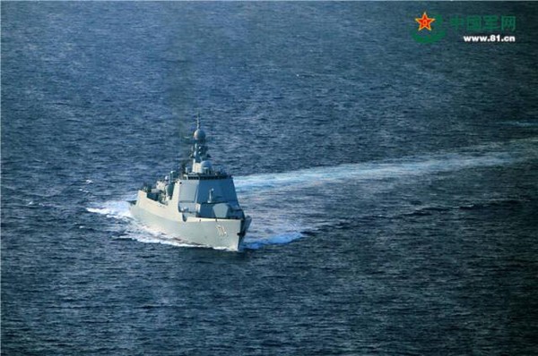 解放軍以合肥艦為首的遠訓編隊，繞行菲律賓一圈。（圖／翻攝自中國軍網）