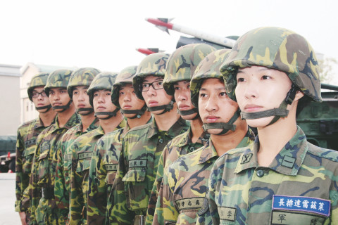 ▲▼女兵,女兵變軍官李雅儀。(圖／取自軍聞社)