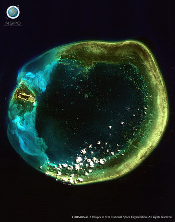 ▲▼福衛二號拍攝東沙環礁遙測影像。（圖／翻攝自國家太空中心）https://www.nspo.narl.org.tw/tw2015/gallery/image.shtml?id=000008&hid=2e6nFpe8KV