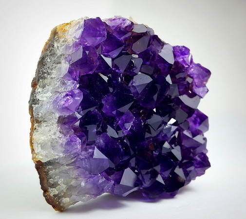 紫水晶。（圖／翻攝自維基百科）