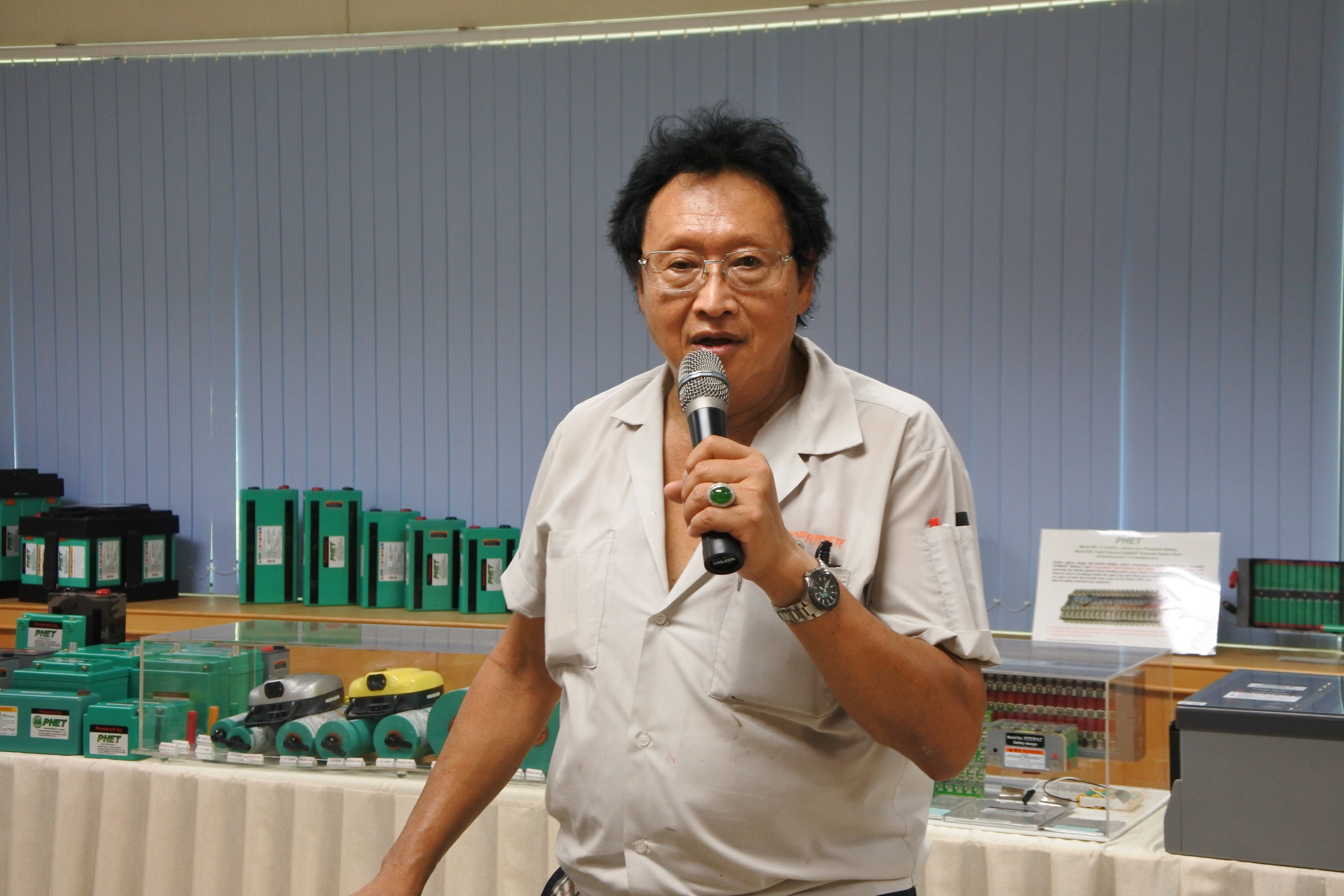 伍必翔手握世界級電池技術，準備成為潛艦最強後盾。（圖／記者李孟璇攝）