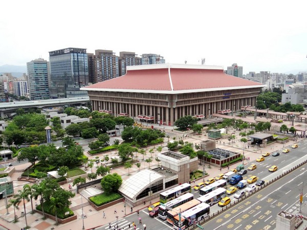 台鐵台北車站新改建外觀。（圖／台鐵提供）