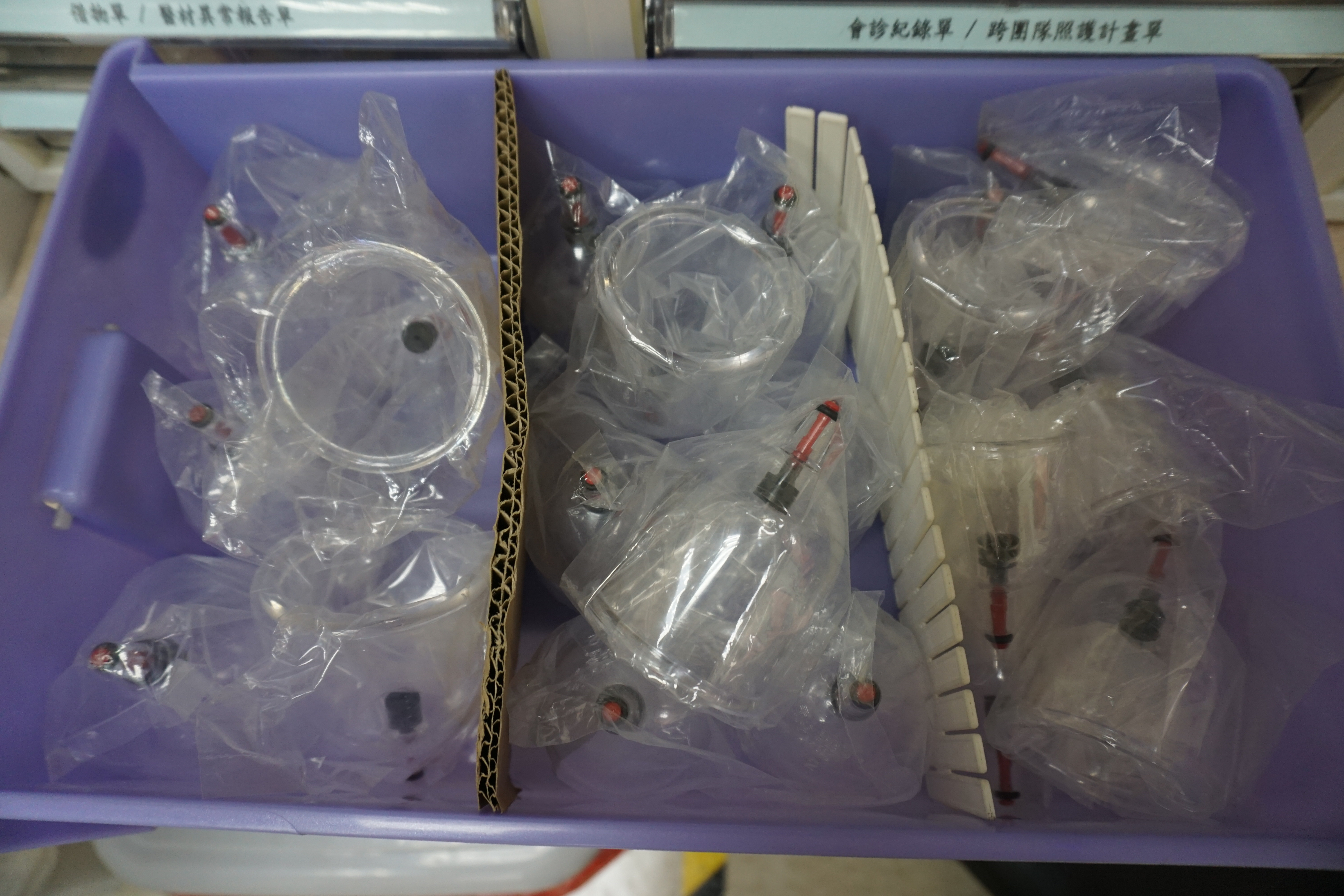 拔罐,北醫大,中醫,氣壓罐,唐佑任。（圖／記者嚴云岑攝）