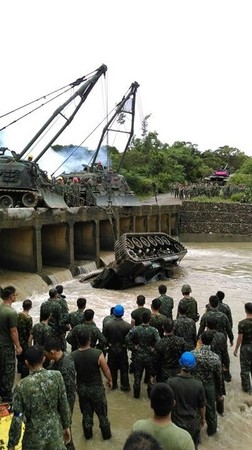 戰車翻覆（圖／陸軍司令部提供）