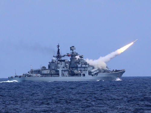 中国军舰日本海实际演练 「不针对任何国家」