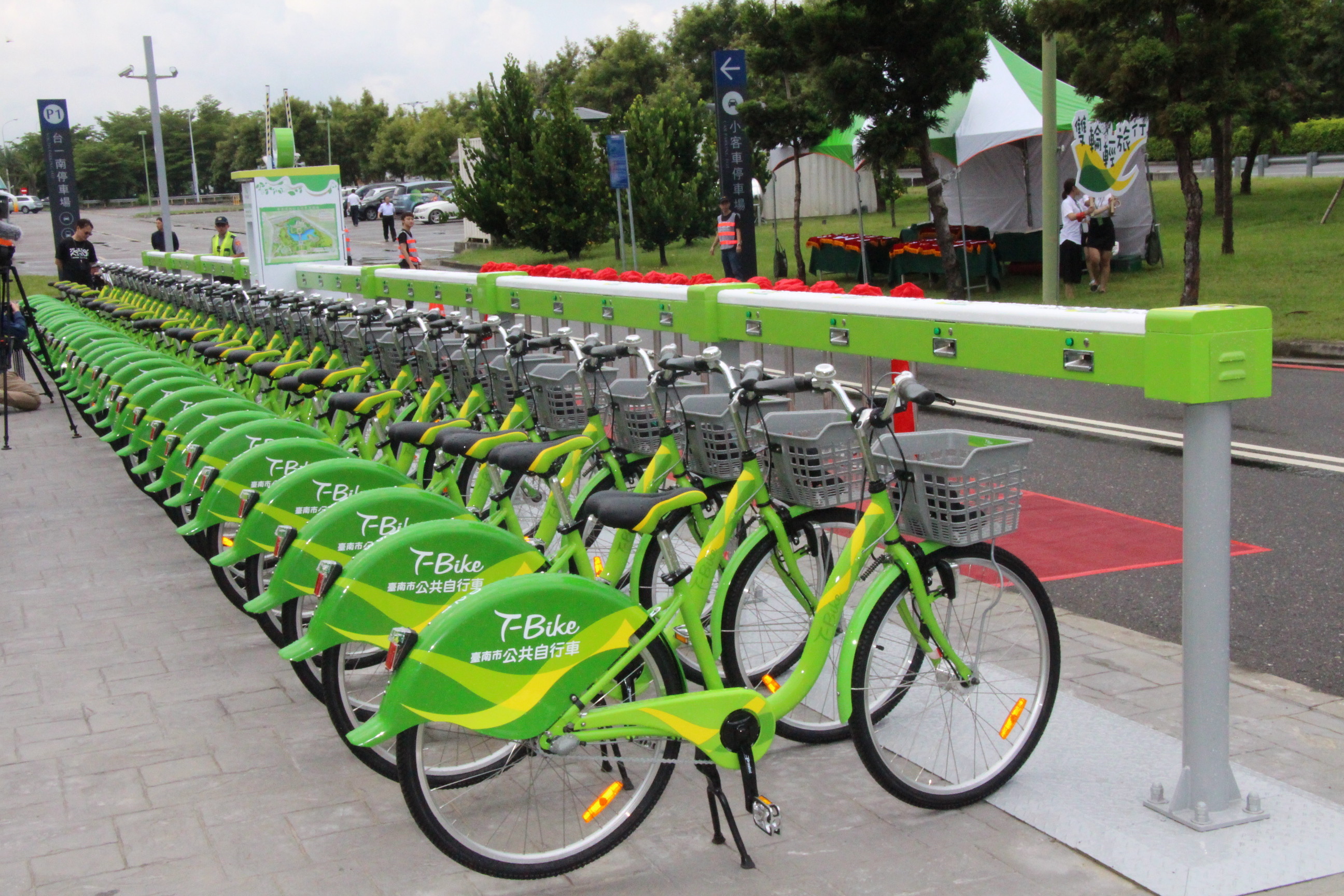 ▲ 台南市公共自行車（T-Bike）自8月8日上路以來廣受好評，使用人數逐漸攀升。（圖／市府提供）