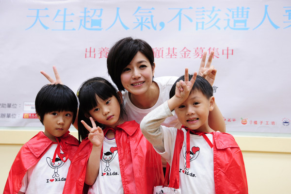陳妍希擔任兒童福利聯盟代言人。