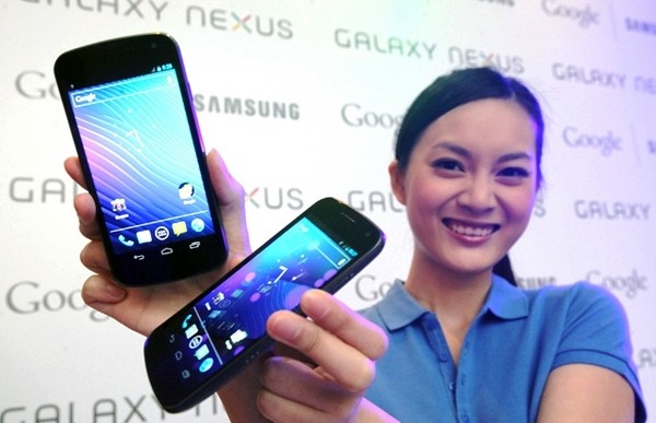 Samsung 與 Google 聯手推出全球首款 Android(tm) 4.0 (Ice Cream Sandwich) 平台智慧型手機