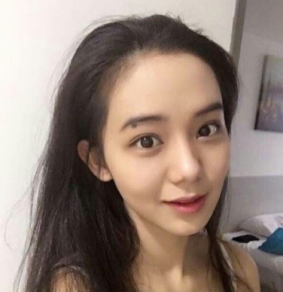 關曉彤室友黃婧儀。