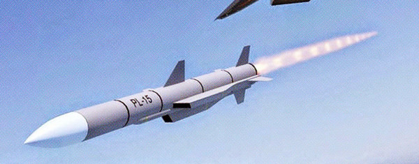 射程具有200公里的霹靂-15空空導彈。（圖／翻攝自大陸網站）