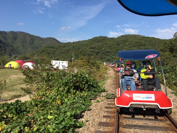 韓國「鐵路自行車」苗栗也騎得到　舊山線鐵道將開放　