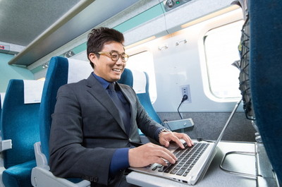 南韓《屍速列車》加裝複合式充電座　緊急時刻不斷電