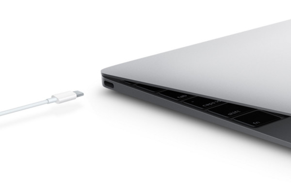 蘋果 Macbook 採用 USB Type-C 連接埠。（圖／翻攝自官網）