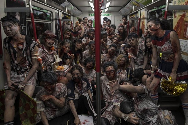 香港真实版《尸速列车》吓坏万人 丧尸占据地铁有亮点