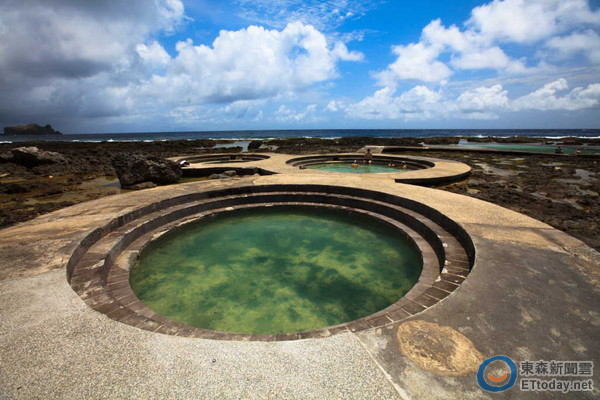 绿岛朝日温泉是全台唯一的海底温泉,能够边泡汤边欣赏日出是个奢侈
