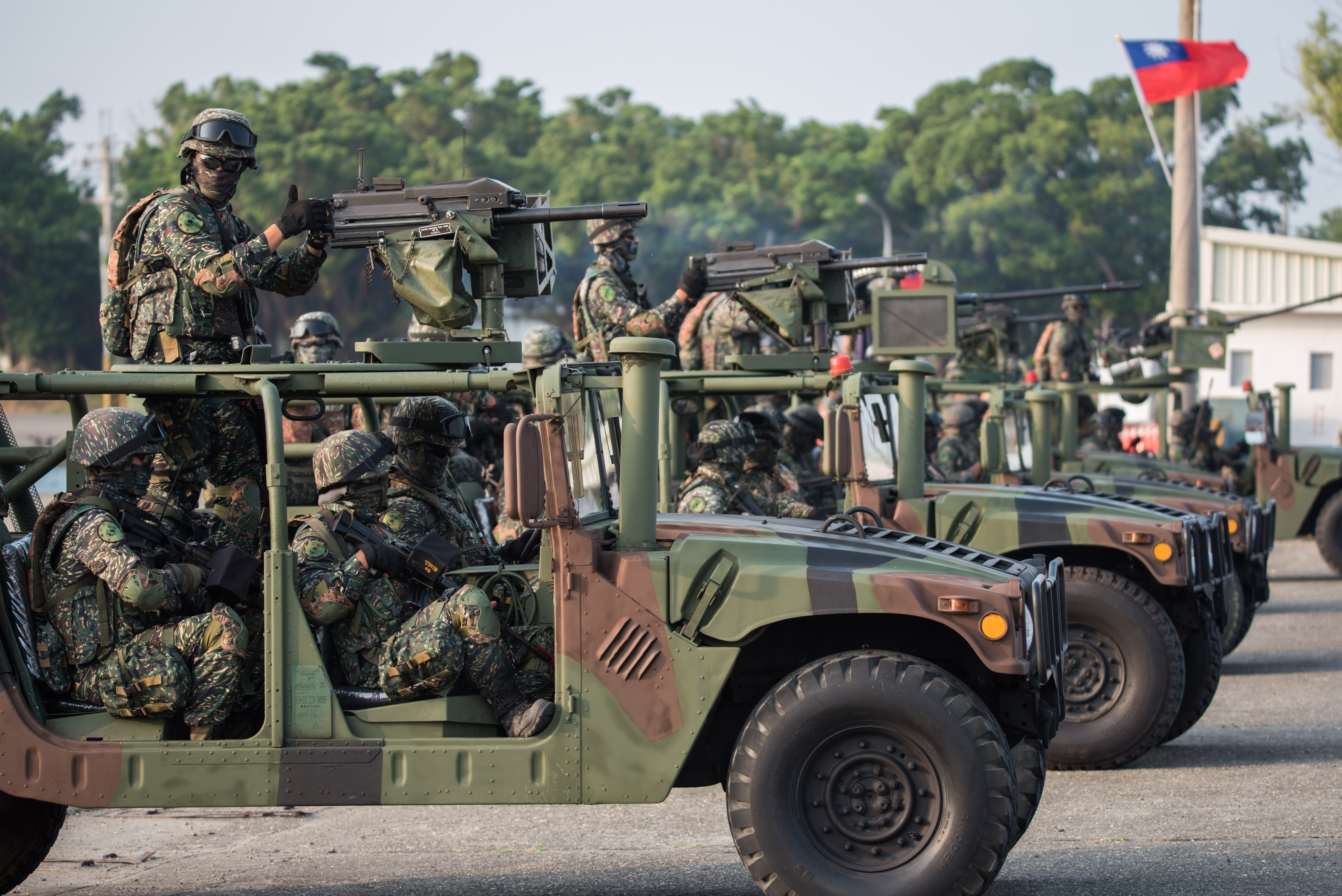 男人都愛 國軍首度拍賣10輛可開悍馬車軍事迷瘋搶 Ettoday車雲 Ettoday新聞雲