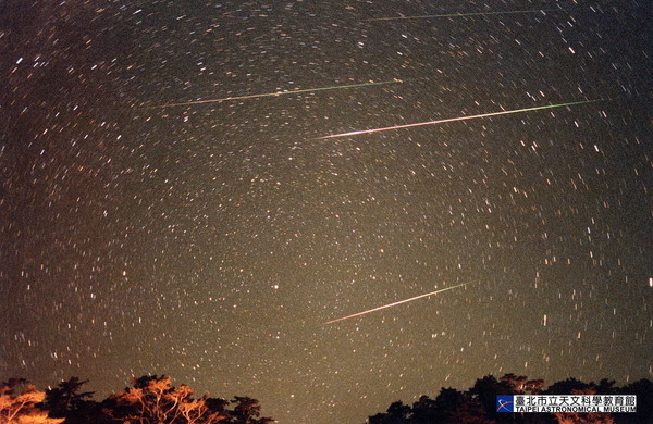 11月天象超豐富　超級滿月後三天還有獅子座流星雨（圖／台北天文館提供）