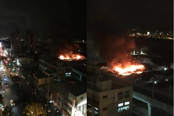 21日晚間5點多，台中市潭子區一處民宅發生大火，火勢迅速蔓延燒毀周遭18戶民宅，現場還發生一具男姓焦屍。（圖／翻攝自爆料公社）