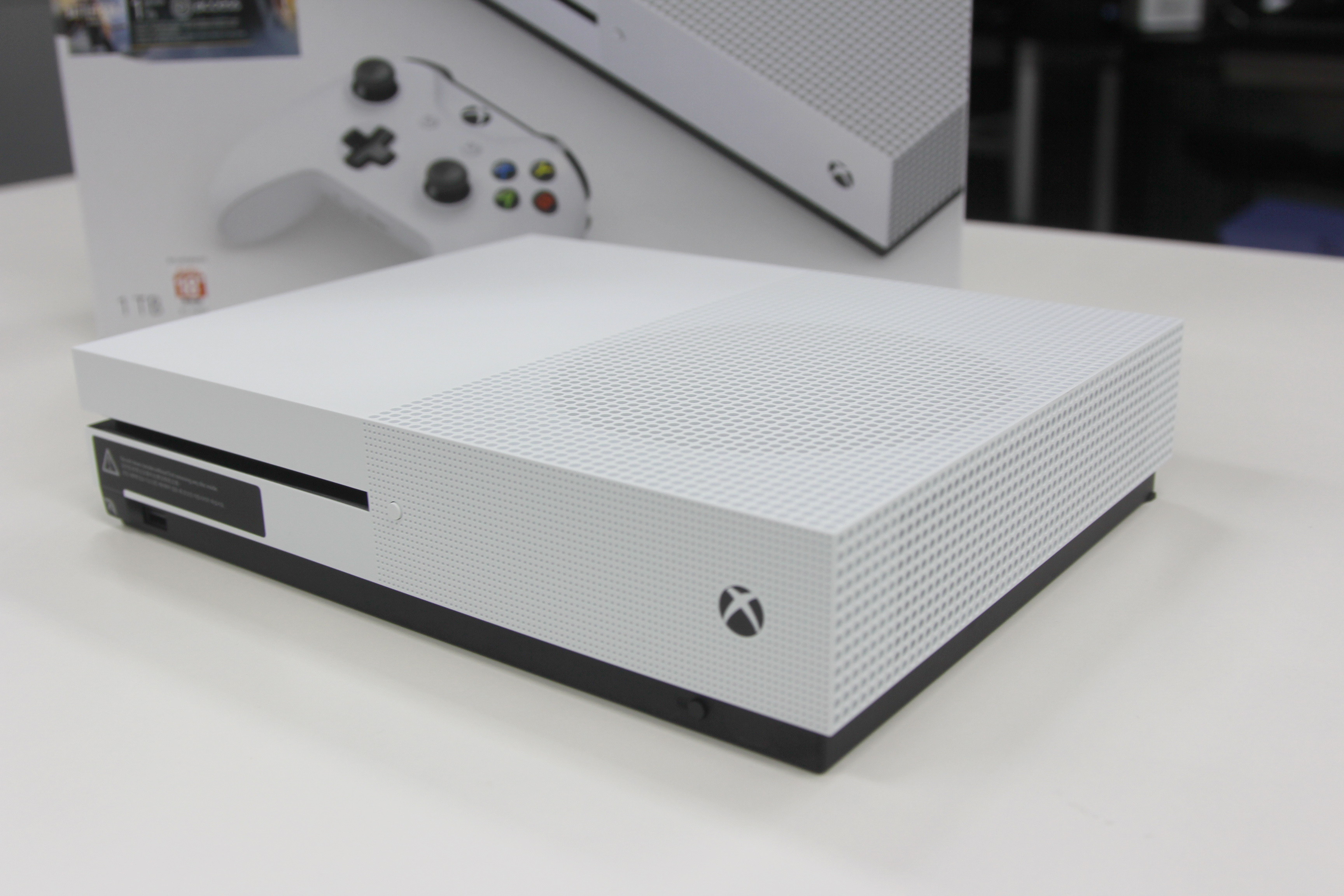 Xbox One S即將登台！全白機身輕量縮小搶先看| ETtoday遊戲雲| ETtoday 