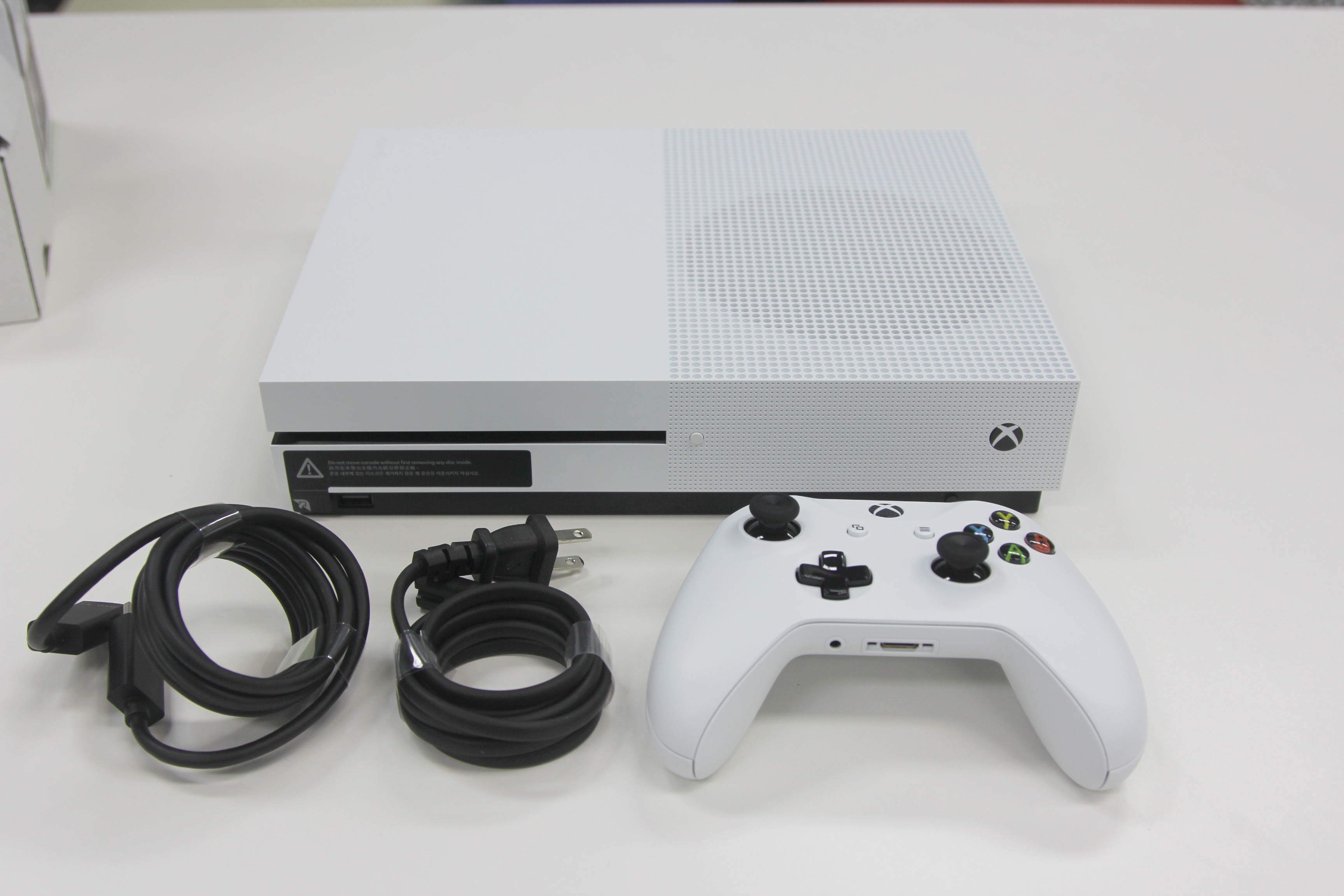 XBOX ONE S（圖／記者周之鼎攝）