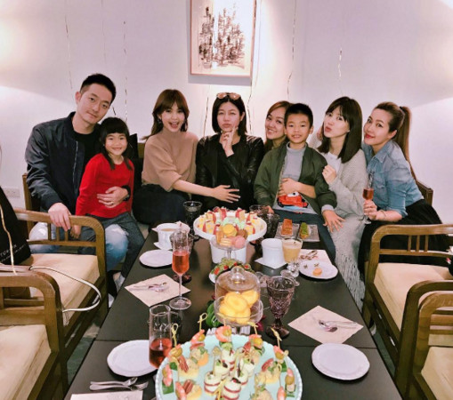 陳妍希在產前把握時間，和姐妹們辦了場「baby shower」，場面相當溫馨。