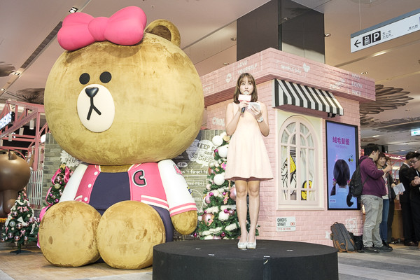 Line Friends Cafe & Store 新光三越 A11 店面開幕。（圖／記者莊友直攝）