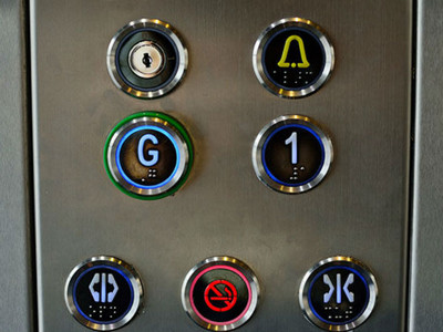 電梯按一樓結果到二樓！　網友：因為有一層叫「G樓」