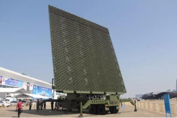 YLC-8B型机动式预警相控阵雷达為中国電科14所研製的新型反隱身雷達。（圖／翻攝自中國電科14所官網）