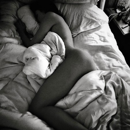 查寧塔圖偷拍愛妻珍娜戴溫（Jenna Lee Dewan）裸睡。（圖／翻攝自查寧塔圖IG）