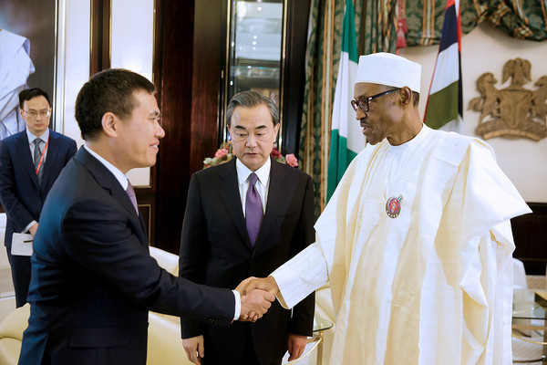 中國外交部長王毅與奈及利亞總統會面。（圖／路透社）