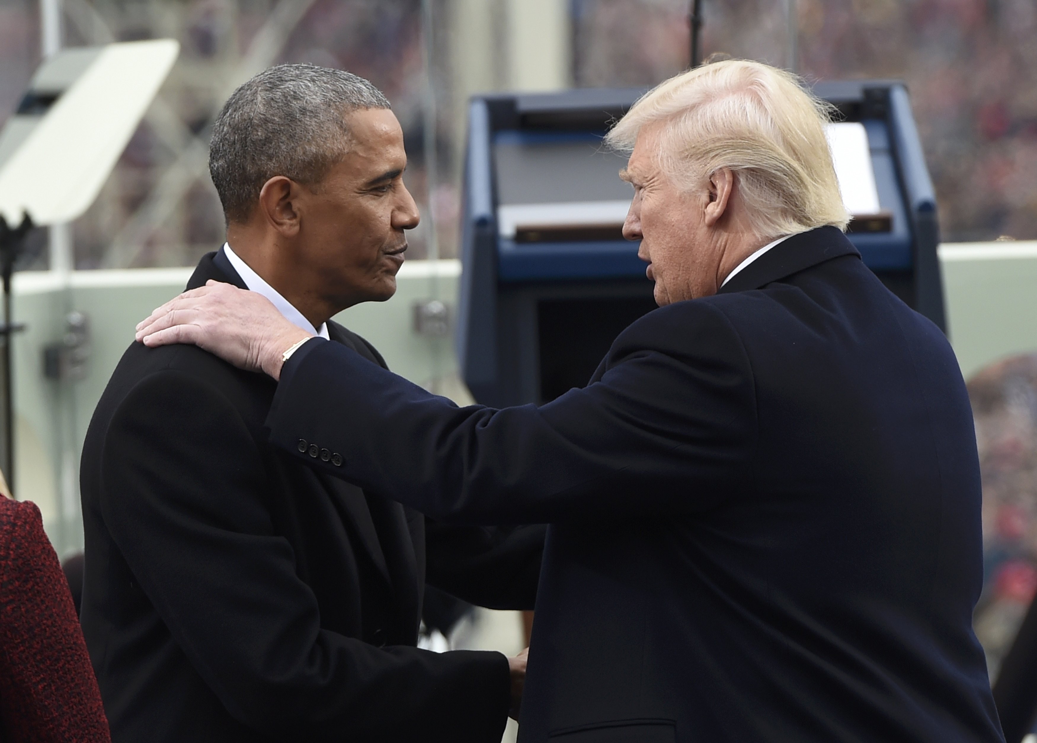 歐巴馬卸任告別白宮！就職典禮上與川普握手。（圖／路透社）